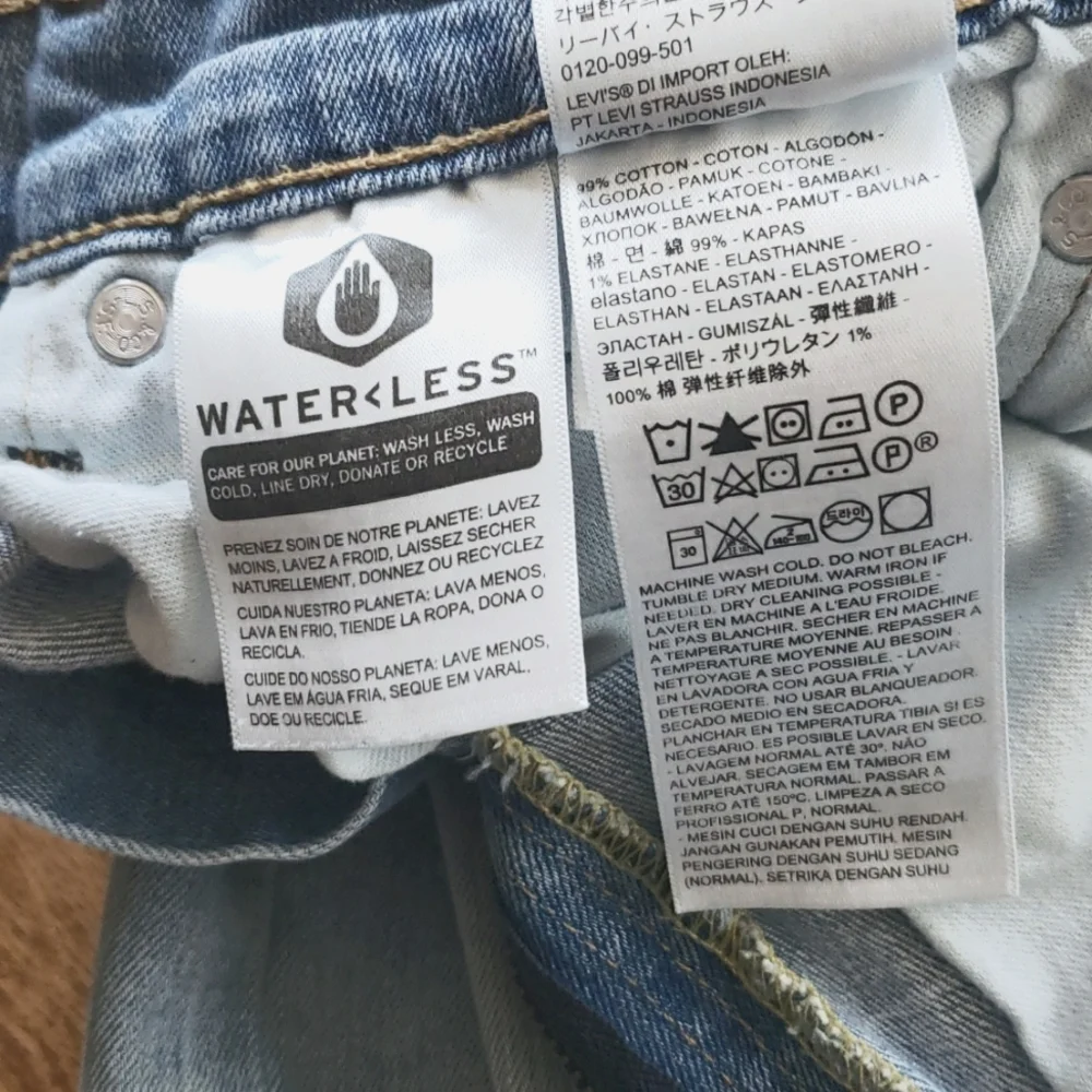 Levi's 502 Taper Blue Jeans  Size: W32 L30